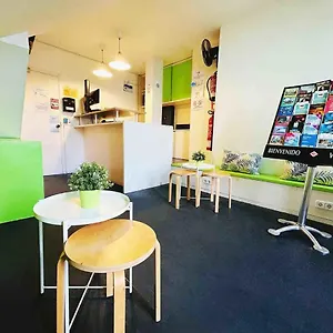 And Basic Universitat For Young , Barcelona Hiszpania